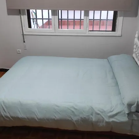 Centro De A Seis Minutos De La Playa Apartment *